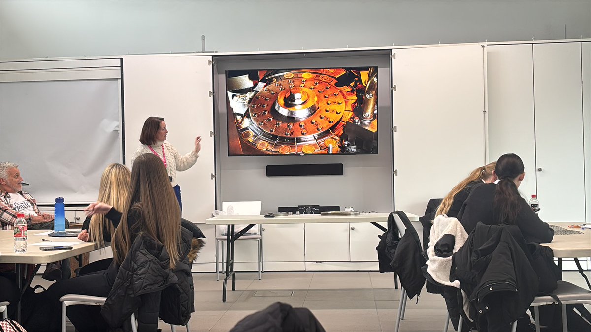 Really interesting day at The Royal Mint learning about careers in STEM and the mechanical engineering process. We’re breaking the stereotypes of STEM careers. We all needed a rest after trying to lift the gold bullion! 
<a href="/EESWSTEMCymru/">EESW STEM Cymru</a> <a href="/NewbridgeSch/">Newbridge School</a> <a href="/EAS_STEM/">EAS STEM</a> 
#girlsinSTEM