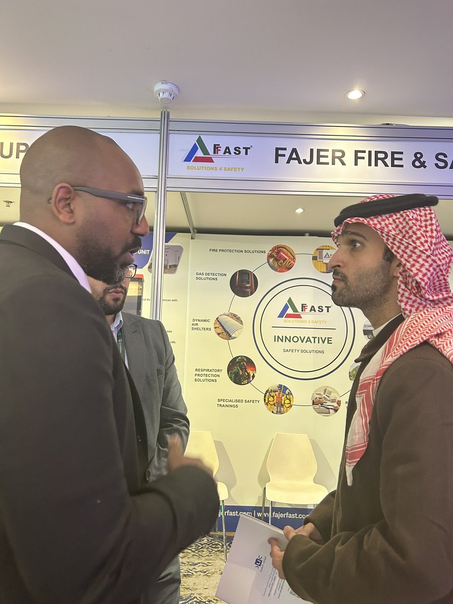 q_d2030's tweet photo. The CEO, @tajaroob attended the 15th Professional Development Conference in Bahrain, where he met H.E. General Shaikh Rashid bin Abdullah Al Khalifa. He held key discussions with industry leaders including Johns Hopkins Aramco Healthcare to enhance healthcare across the globe 🌍 https://t.co/a7iXlP5ia1