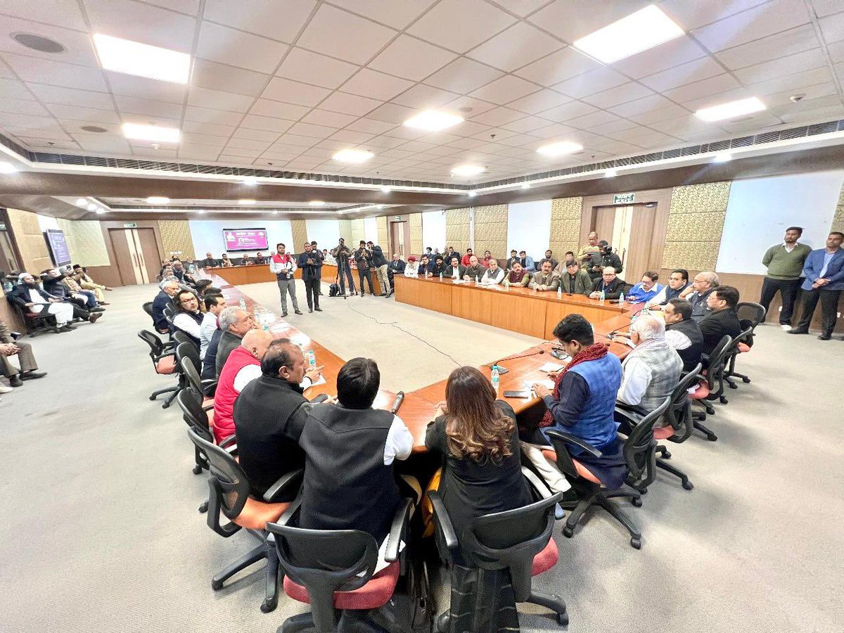 Sumit Agarwal ЁЯЗоЁЯЗ│ (@sumitagarwal_in) on Twitter photo Delhi Traders stand firmly with <a href="/BJP4India/">BJP</a> <a href="/BJP4Delhi/">BJP Delhi</a> <a href="/narendramodi/">Narendra Modi</a> ji!
Gratitude to Union Minister Shri <a href="/mlkhattar/">Manohar Lal</a> ji, <a href="/MoHUA_India/">Ministry of Housing and Urban Affairs</a>, Lok Sabha MP from Chandni Chowk & Secretary General <a href="/CAITIndia/">Confederation of All India Traders (CAIT)</a> Shri @praveendel ji and Vice Chairman <a href="/tweetndmc/">New Delhi Municipal Council Official</a> Shri <a href="/kuljeetschahal/">Kuljeet Singh Chahal ЁЯЗоЁЯЗ│</a> ji for Delhi Traders stand firmly with <a href="/BJP4India/">BJP</a> <a href="/BJP4Delhi/">BJP Delhi</a> <a href="/narendramodi/">Narendra Modi</a> ji!
Gratitude to Union Minister Shri <a href="/mlkhattar/">Manohar Lal</a> ji, <a href="/MoHUA_India/">Ministry of Housing and Urban Affairs</a>, Lok Sabha MP from Chandni Chowk & Secretary General <a href="/CAITIndia/">Confederation of All India Traders (CAIT)</a> Shri @praveendel ji and Vice Chairman <a href="/tweetndmc/">New Delhi Municipal Council Official</a> Shri <a href="/kuljeetschahal/">Kuljeet Singh Chahal ЁЯЗоЁЯЗ│</a> ji for