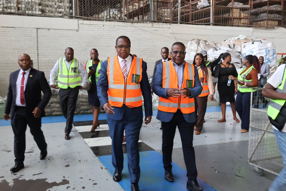 ZimTreasury's tweet photo. During his tour, Minister Ncube praised the company's productive capacity and automation efforts. He also expressed optimism about the country's business environment, predicting improvements that could  double Pro Plastics' turnover. https://t.co/hYdh0dszlf