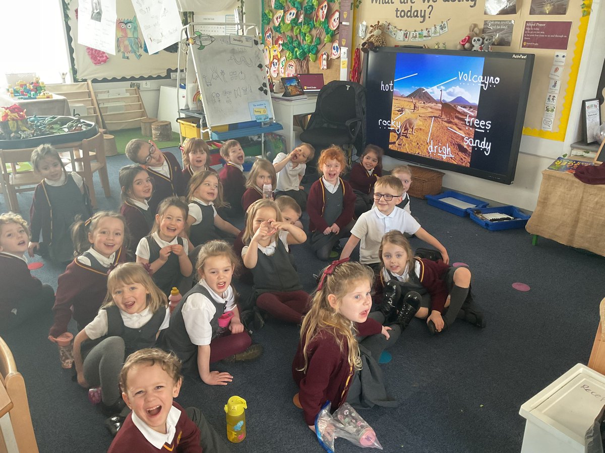 We used AI to help us generate an image of Pangea. We then used adjectives to describe the environment using our phonics knowledge to support our spelling🦕 #pdahistory #pdaict #pdaenglish