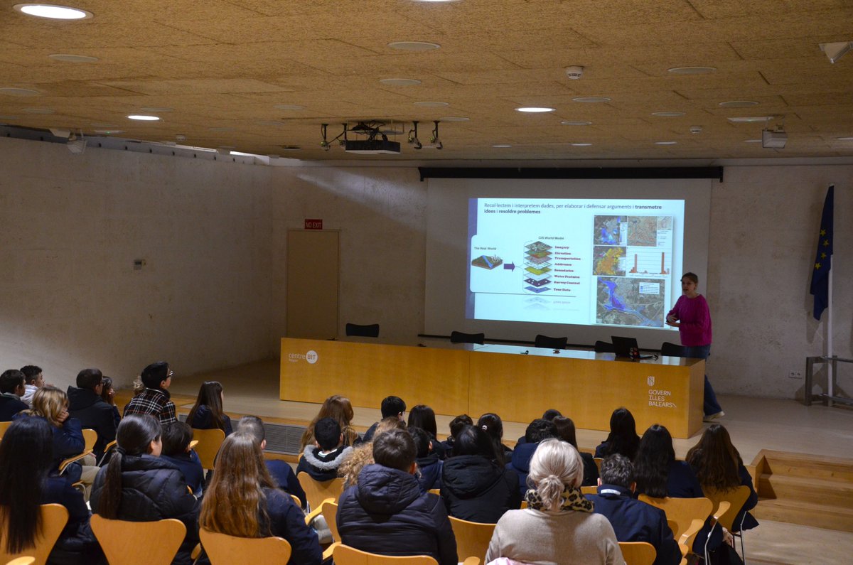 RiscBal (@riscbal) on Twitter photo Dijous 16 de gener l'alumnat de 1r d’ESO del <a href="/pmariainca/">Col·legi Pureza de María d'Inca</a> visità la seu de <a href="/RiscBal/">RiscBal</a> per conèixer les catàstrofes naturals que afecten les Illes Balears i el paper de la #Geografia.
Aquesta activitat forma part del programa de <a href="/portUIB/">PortUIB</a> de difusió del grau de <a href="/GeografiaUIB/">Geografia UIB</a>. Dijous 16 de gener l'alumnat de 1r d’ESO del <a href="/pmariainca/">Col·legi Pureza de María d'Inca</a> visità la seu de <a href="/RiscBal/">RiscBal</a> per conèixer les catàstrofes naturals que afecten les Illes Balears i el paper de la #Geografia.
Aquesta activitat forma part del programa de <a href="/portUIB/">PortUIB</a> de difusió del grau de <a href="/GeografiaUIB/">Geografia UIB</a>.