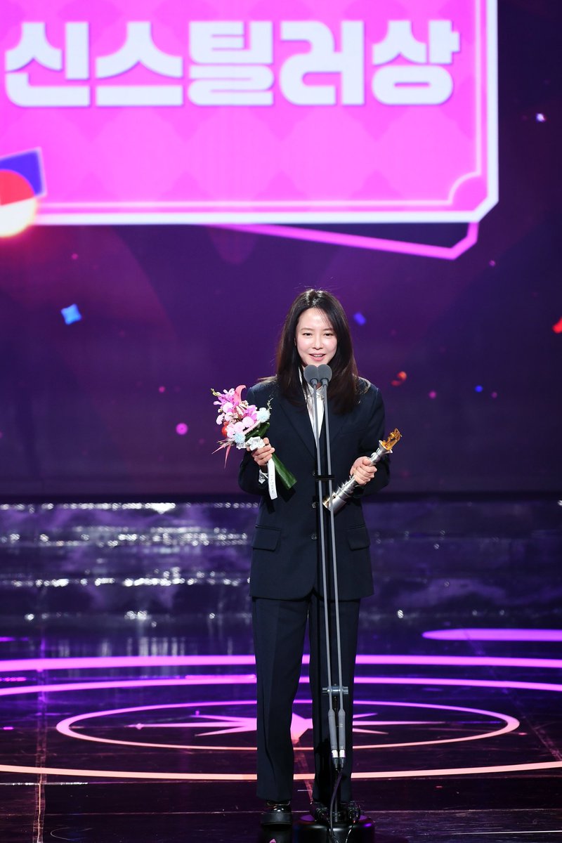suyeounie's tweet photo. Jihyo, you've been through a lot and we've seen how you overcame everything in those 15 years. Our Ace achieved no easy feat, and she deserves it! 🏆

VARIETY STAR SONGJIHYO
#SBS_SCENE_STEALER_SONGJIHYO
#SongJiHyo #송지효 https://t.co/eyiWPpqtTg