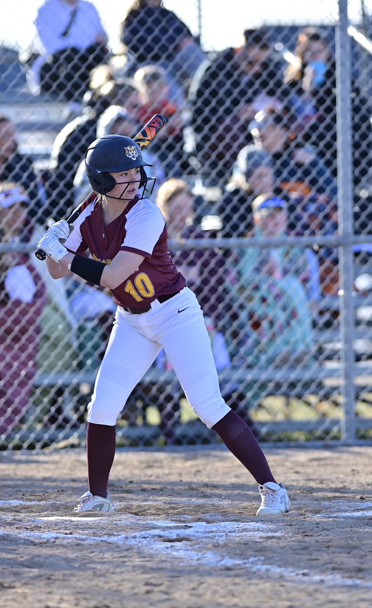 HHS Softball (@hhstigersb) on Twitter photo Pretty awesome, <a href="/MadelynDuchx/">Madelyn Ducheneaux</a> ! Your hard work and dedication is being recognized nationwide!
Max Prep’s best softball player in each state: maxpreps.com/m/news/GjXv0Ah… Pretty awesome, <a href="/MadelynDuchx/">Madelyn Ducheneaux</a> ! Your hard work and dedication is being recognized nationwide!
Max Prep’s best softball player in each state: maxpreps.com/m/news/GjXv0Ah…