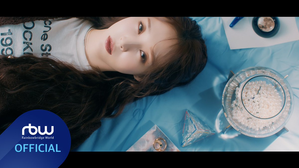 [#ムンビョル]

[TEASER] Moon Byul 'ほしあかり'

🌌 youtu.be/b0w_eFduFnc

2025.02.05 12AM (JST/KST)
RELEASE✔

#MAMAMOO #MoonByul #문별 
#Aurora #ほしあかり