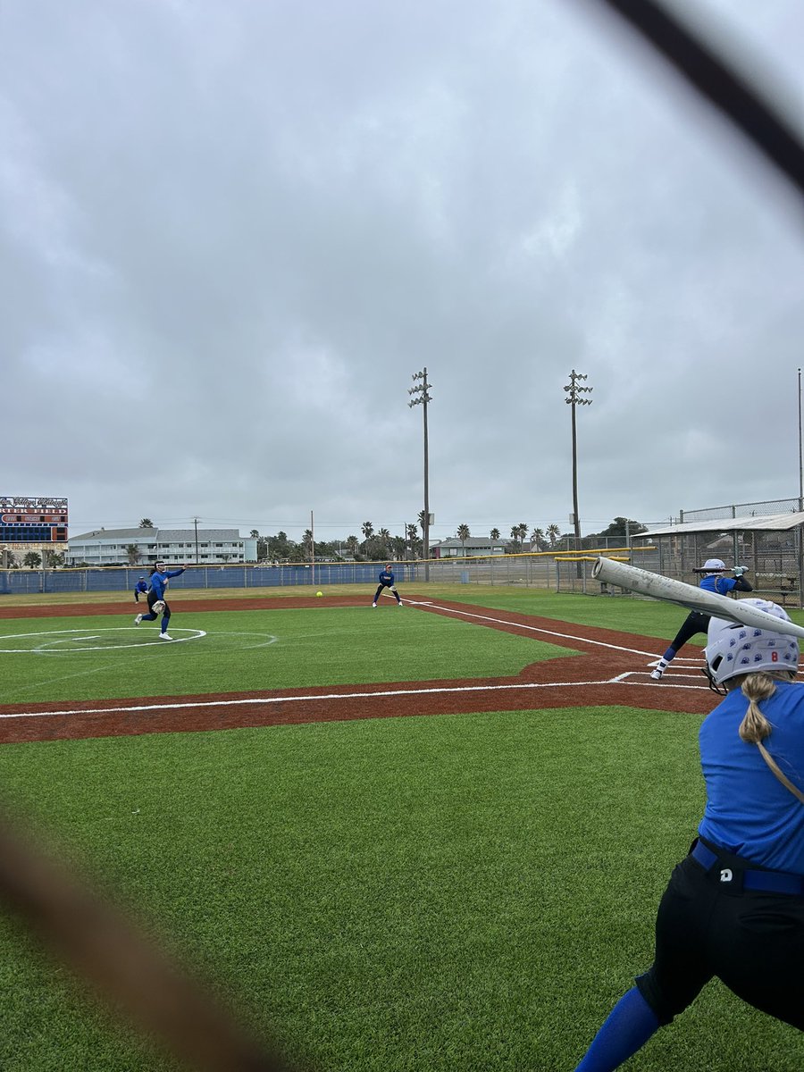 GCWhitecapSB's tweet image. I spy with my little 👀 the Whitecaps at work for their game on Friday!! 😆👊🏼 #pumpedup #fight