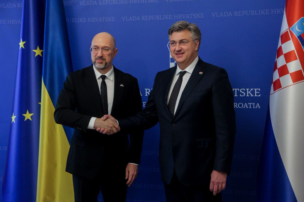 outsiderukraine's tweet image. 🇭🇷#Хорватія затвердить новий пакет військово-технічної #допомоги вже завтра, — #Шмигаль

Також він наголосив на важливості #Україна санкцій проти #РФ, зокрема щодо &quot;тіньового флоту&quot;. Хорватія підтримує конфіскацію заморожених російських активів для відновлення #України.