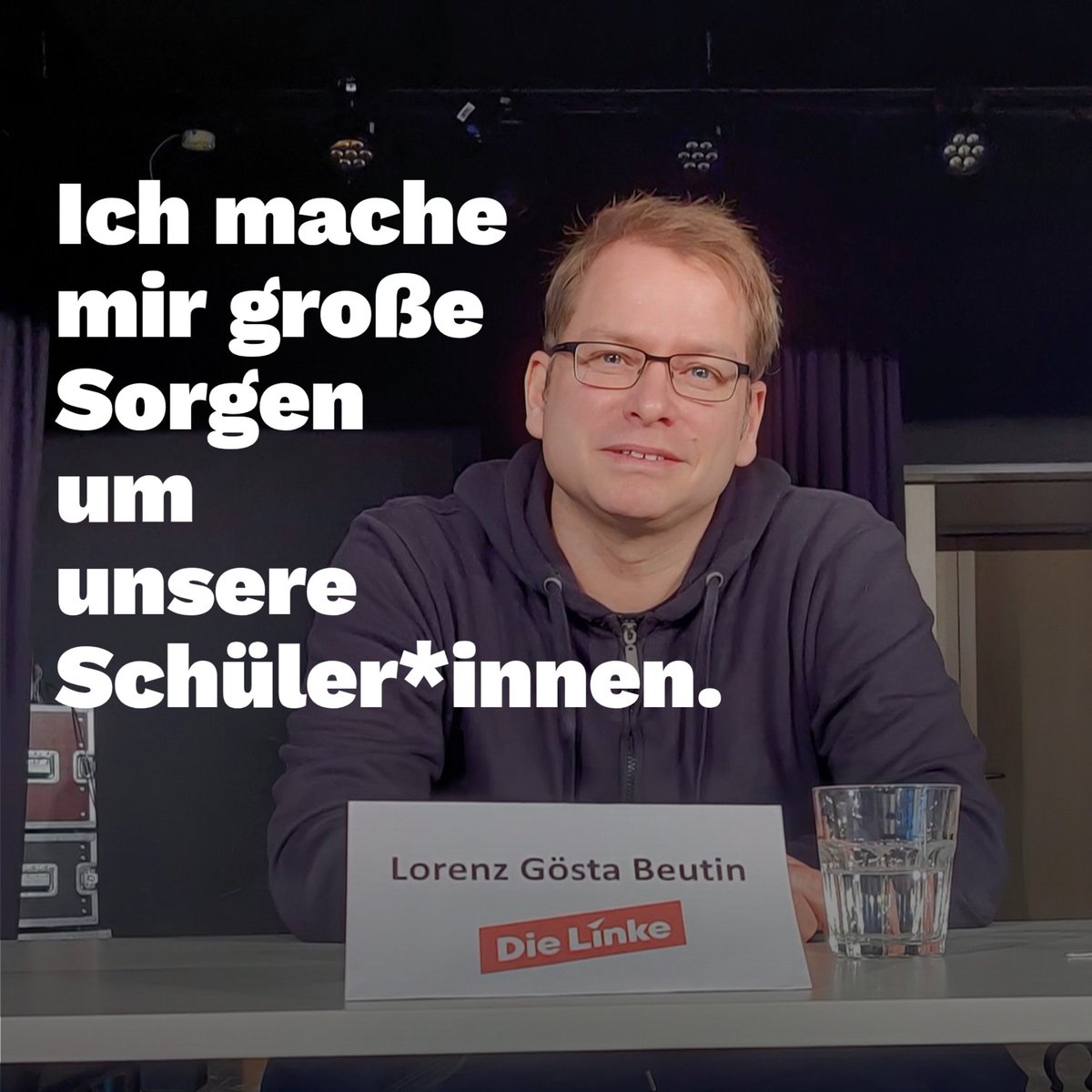Ich war gerade in Büdelsdorf an der Heinrich-Heine-Schule. Sehr deutlich war eine krasse Polarisierung unter den Schüler*innen, die ich so krass bei diesem Wahlkampf das erste Mal erlebe. 1/4

#DieLinke #DeshalbDieLinke #noafd