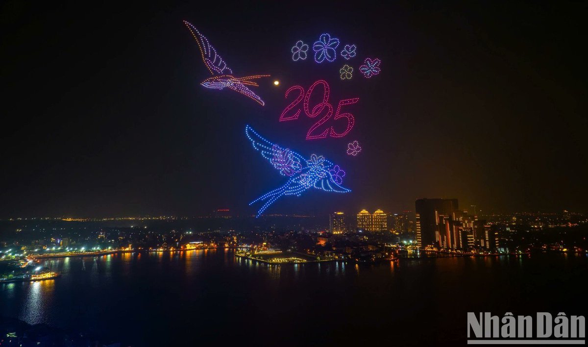 Felicitamos en nombre del <a href="/PartidoPCC/">Partido Comunista de Cuba</a> al Partido Comunista de #Vietnam y su pueblo en el Nuevo Año Lunar vietnamita.
En 2025 trabajaremos en la implementación de los consensos alcanzados entre nuestros máximos líderes partidistas.