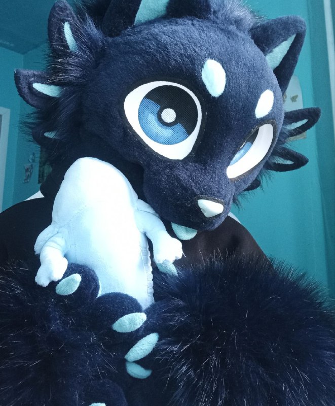 ToxicWaveStud's tweet photo. A hybrid of an axolotl and a cat
The partial includes: head, paws, and tail

Commission for FARSH CAT

#fursuitmaker #fursuitshowcase #newfursuitmaker #fursuit #fursuits #fursuitmaking #fursuitmakers #fursuitmakersofinstagram #furry #furtyart #furryfandom #fursuitforsale https://t.co/Gmm0ubULGb