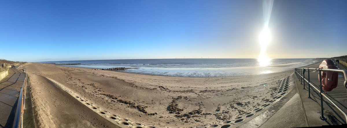 CMOGeography's tweet photo. Awesome day investigating the impact of tourism on Skegness and the effectiveness of the coastal management with some very polite students from @TMAkirton #FieldworkMatters #GeographyMatters #GetOutDoors #GeographyTeacher https://t.co/D33NntUBcX