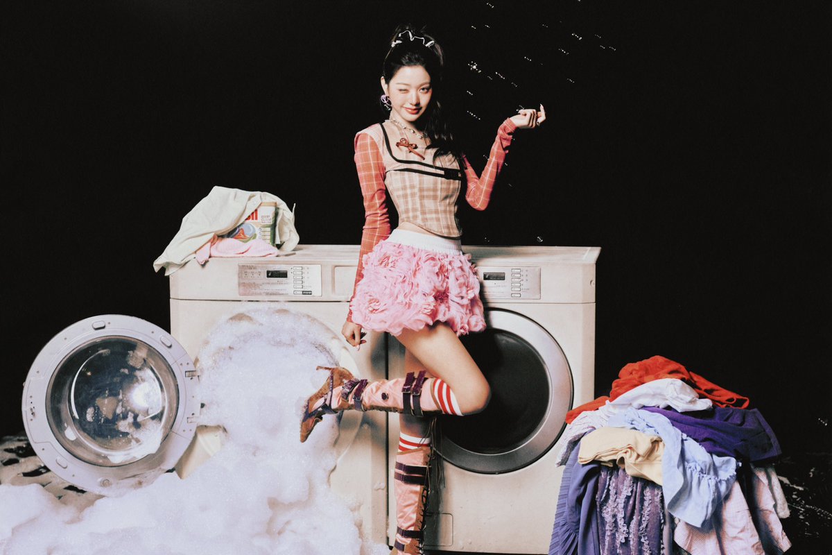 IVE
THE 3rd EP
< 𝐼𝑉𝐸 𝐸𝑀𝑃𝐴𝑇𝐻𝑌 >

CONCEPT PHOTO
'JANGWONYOUNG'

ALBUM RELEASE
2025.02.03 MON 6PM (KST)

#IVE #아이브 
#IVE_EMPATHY
#ATTITUDE #IVE_ATTITUDE
#REBELHEART #IVE_REBELHEART