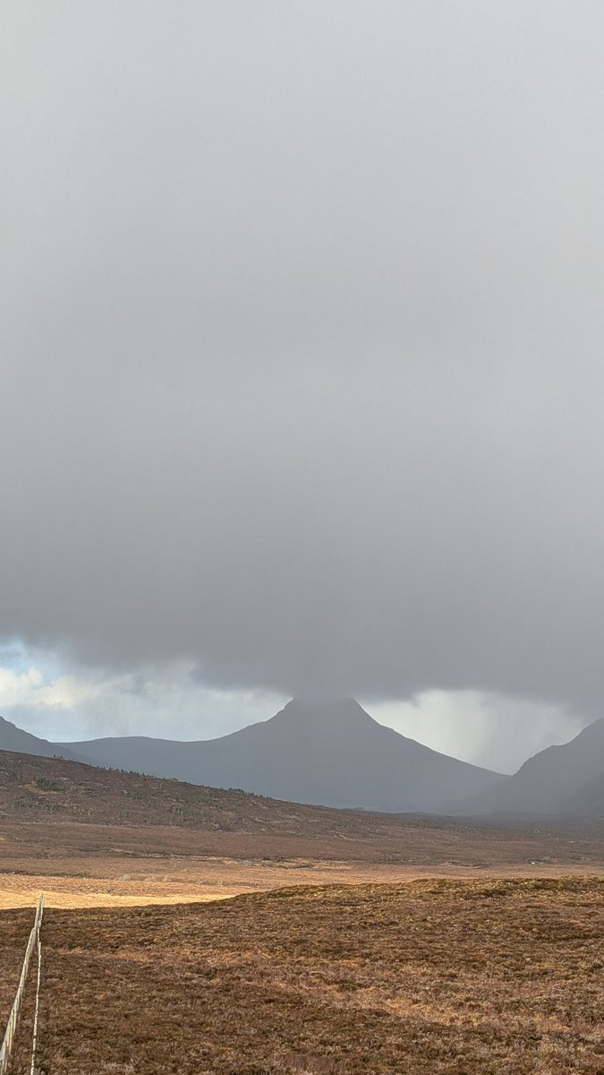 Hippyfish77's tweet image. My favourite mountain #StacPollaidh 😍🏴󠁧󠁢󠁳󠁣󠁴󠁿 it being Scotland the weather changed from sunny to stormy very quickly 😬