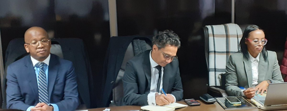 THE PARIS MISSION WELCOMES THE DELEGATION LED BY SOUTH AFRICAN G20 SHERPA. Before meeting several Paris-based organisations, Mr Zane Dangor, and his delegation were received by the South African Ambassador to France, H.E. Nathi Mthethwa, and officials from the SA Embassy in Paris