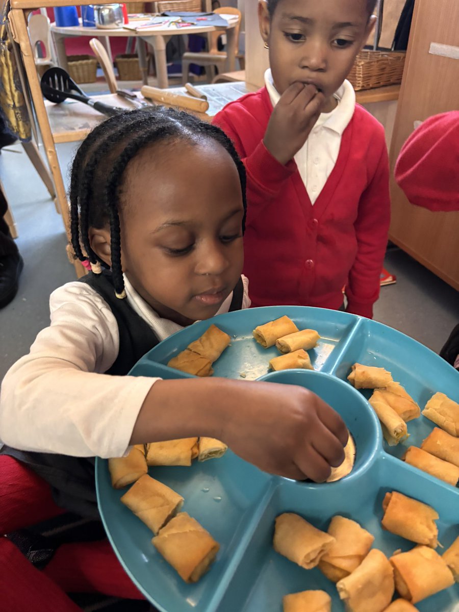 We loved tasting some Chinese food today as part of our Lunar New Year celebrations. A lot of children tried the soy sauce dip for the spring rolls and asked for more! <a href="/MRSBROWNspag/">Mrs Brown</a>  <a href="/mrscookspag/">mrscookspag</a> <a href="/StPeteratGowts/">Saint Peter at Gowts</a>