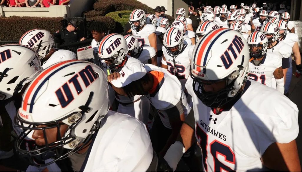 Isaiah ‘IT’ Thomas (@zaeontopsoon) on Twitter photo Beyond Blessed to receive my first D1 offer from UT Martin! <a href="/Coach_Griggs/">Coach Dillon Griggs</a> <a href="/_iwantmoore45/">† T-MO †</a> <a href="/CoachRudyG/">Coach Rudy Griffin</a> <a href="/nickcochran/">Nick Cochran</a> Beyond Blessed to receive my first D1 offer from UT Martin! <a href="/Coach_Griggs/">Coach Dillon Griggs</a> <a href="/_iwantmoore45/">† T-MO †</a> <a href="/CoachRudyG/">Coach Rudy Griffin</a> <a href="/nickcochran/">Nick Cochran</a>
