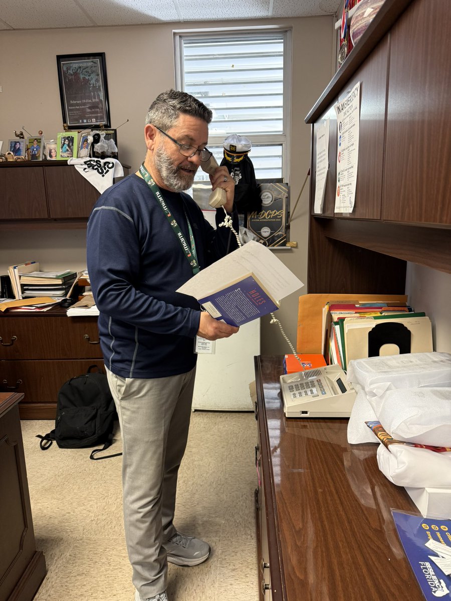 Our Number one pacer during literacy week. Mr. Sanchez sharing snippets from novels during our announcements. 📖📚

@secondary_ELA @mdcpsacademics #miamireads #leadersread <a href="/miamischools/">MDCPS</a> @mdcps_thegreatnorth <a href="/miamimagnets/">Miami Magnet Schools</a> #yourchoicemiami #yourbestchoicemdcps