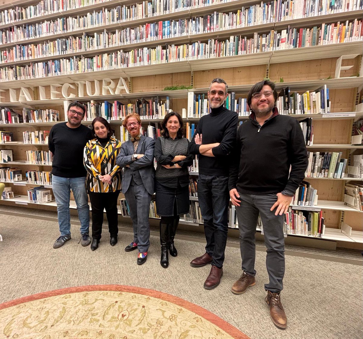 EDITORS.CAT (@editorscat) on Twitter photo El president d’@EDITORSCAT, <a href="/ilyaeditor/">Ilya</a>, ha participat avui a la reunió que diversos agents del món del llibre català han tingut amb la directora de la <a href="/FILGuadalajara/">FIL Guadalajara</a>, <a href="/Marisolschulz/">Marisol Schulz</a>, i que ha tingut lloc a la Biblioteca García Márquez.
Recordem que Barcelona serà la convidada El president d’@EDITORSCAT, <a href="/ilyaeditor/">Ilya</a>, ha participat avui a la reunió que diversos agents del món del llibre català han tingut amb la directora de la <a href="/FILGuadalajara/">FIL Guadalajara</a>, <a href="/Marisolschulz/">Marisol Schulz</a>, i que ha tingut lloc a la Biblioteca García Márquez.
Recordem que Barcelona serà la convidada