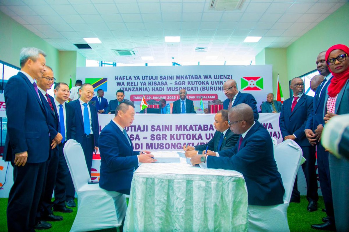 FloryOKANDJU's tweet photo. Today in Dar es Salaam, I witnessed another key milestone for the Central Corridor SGR project, the signing of a Works Contract for the 282 km railway from Uvinza (Tanzania) to Musongati (Burundi). This strategic cross-border infrastructure will boost regional connectivity, trade, and integration.

I reaffirmed @ccttfaorg's commitment to coordinating the planning and implementation of this transformative Central Corridor SGR project, ensuring alignment with the vision of our Heads of State and support from key development partners. @tzrailways @MielsBurundi @WizarayaUC @AfDB_Group