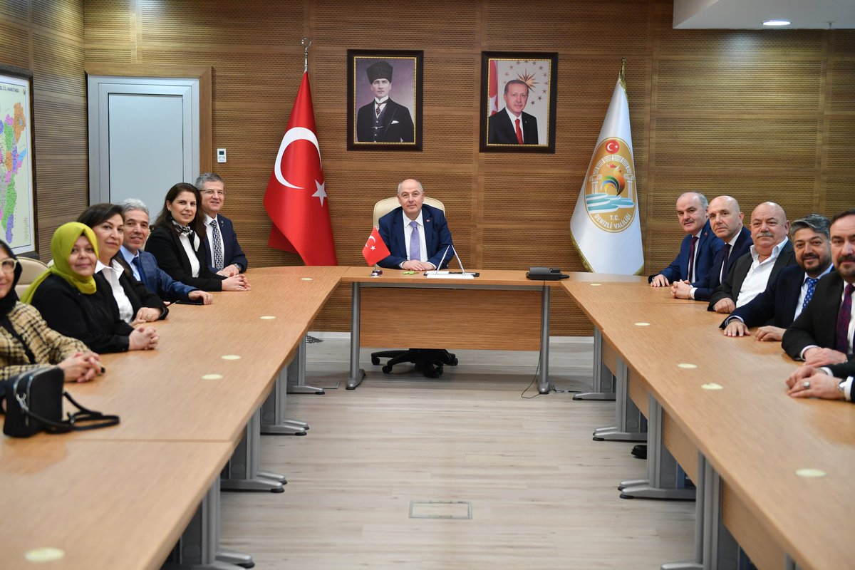 İl Başkanımız Sayın <a href="/subasiogluMS/">Muhammet Subaşıoğlu</a>, İl Kadın Kolları Başkanımız Sayın <a href="/mnevvertekasla1/">Münevver Tekaslan🇹🇷</a> ve İl yönetim kurulu üyelerimiz Denizli Valimiz Sayın Ömer Faruk Coşkun'u ziyaret ettiler.

Sayın Valimize nazik misafirperverliği ve güleryüzlü karşılaması için teşekkür ediyoruz.