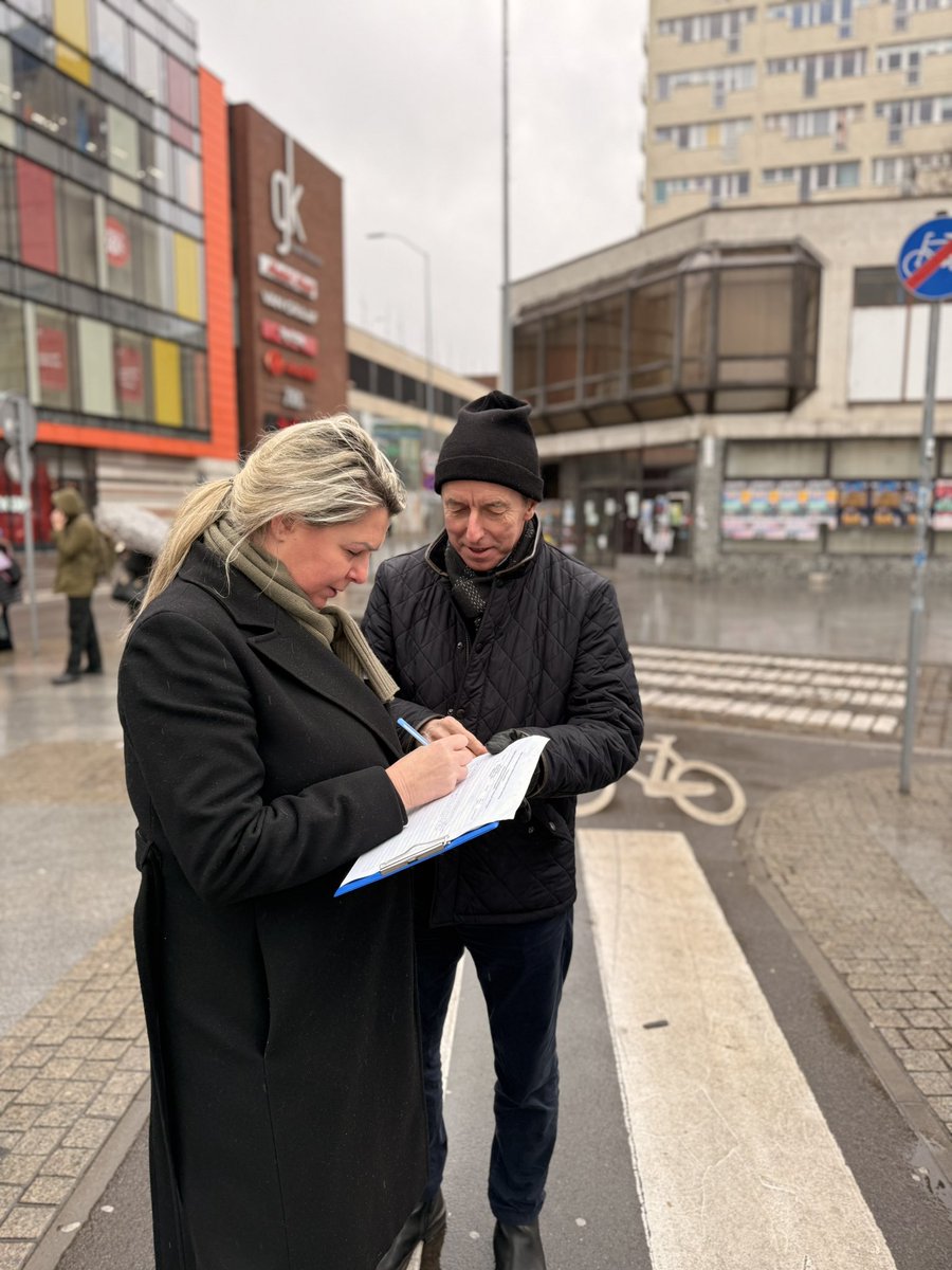Szczecin, jak zawsze z rewelacyjną frekwencją
Jest mobilizacja i determinacja 🤍❤️

Cała Polska Naprzód 🇵🇱✌️