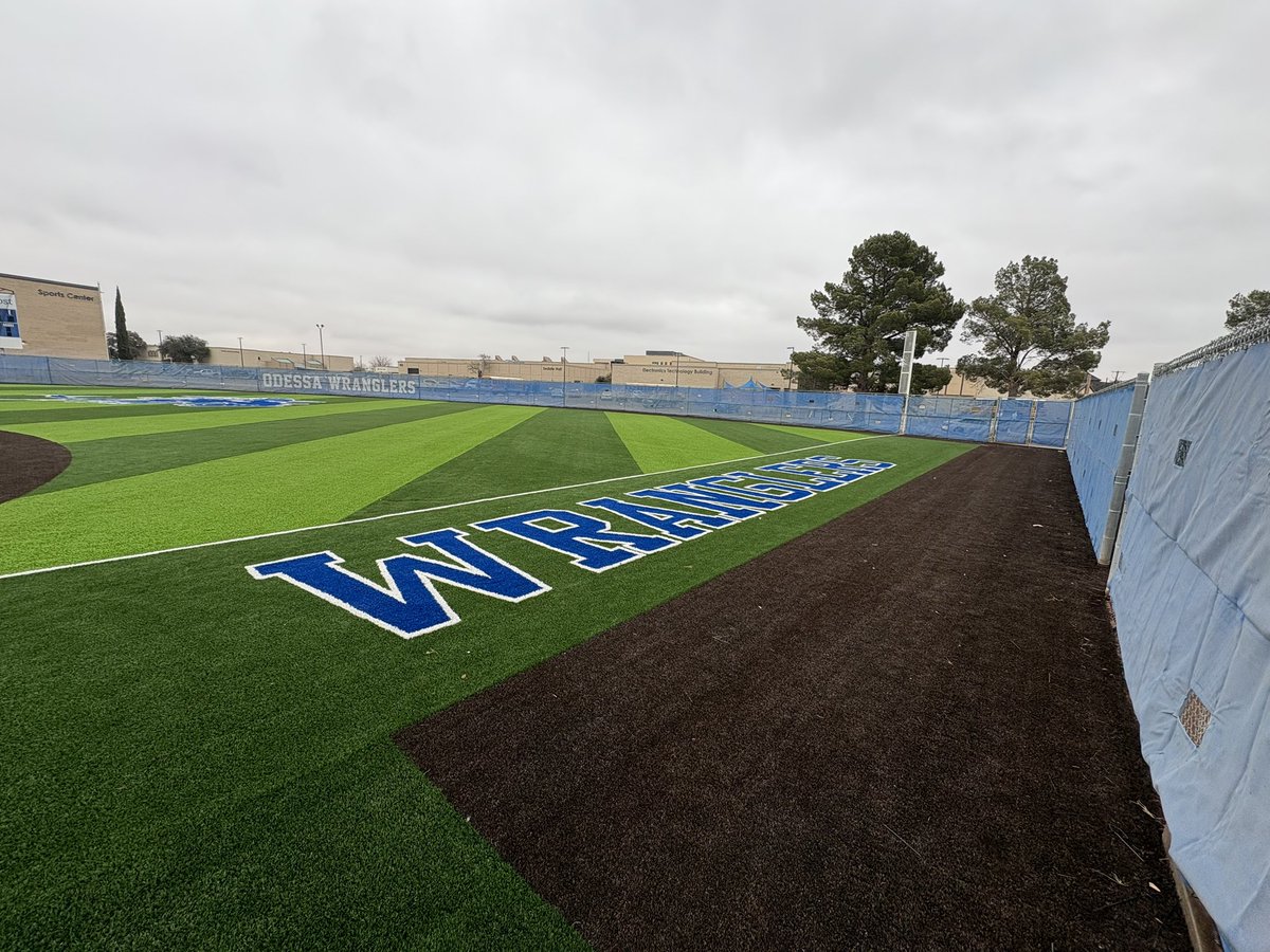 KaylerSmithTV's tweet photo. Upgrades baby! A look at @WranglerSB’s brand new turf field!

#18 Odessa College will play on it for the first time this Friday against Garden City (KS) and #2 McLennan! 

@WranglerSports | @EastmanDou3219 https://t.co/vKXilld21J
