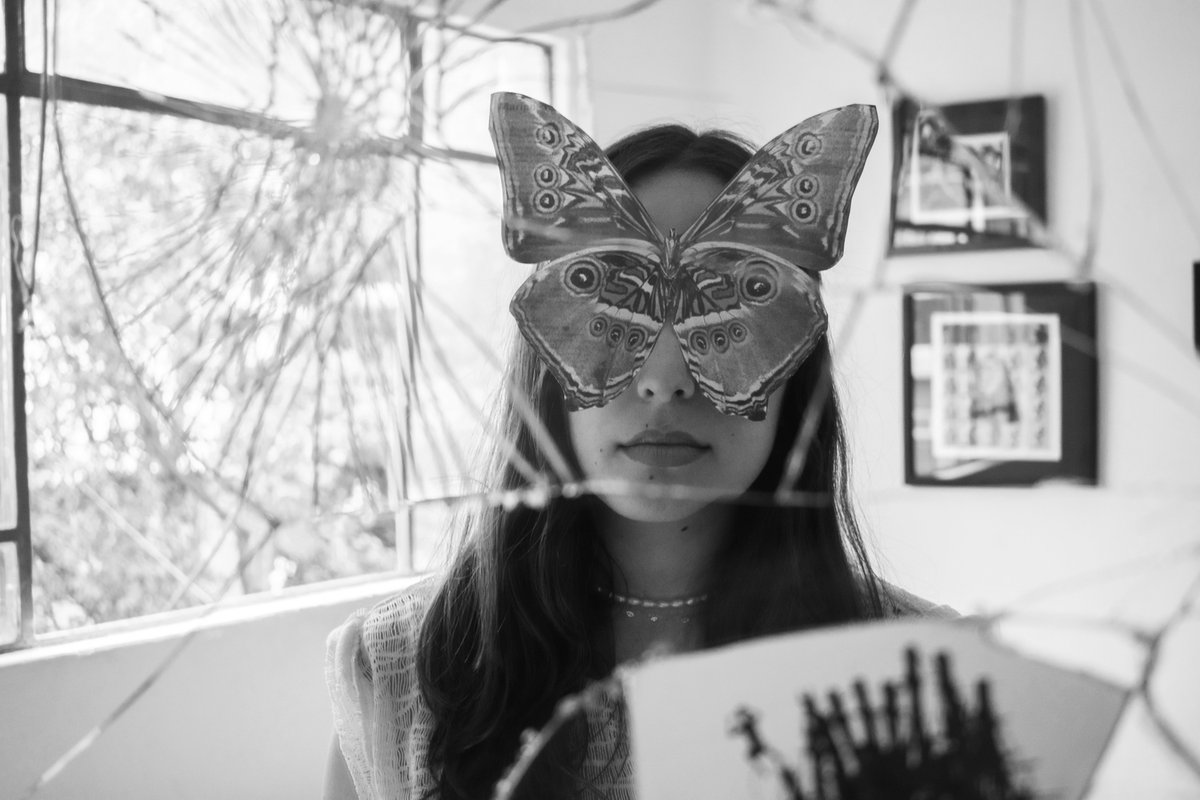 La propuesta ganadora es obra de Mariana Mendivil, egresada de la ENAC y reconocida en #FICUNAM14 con el Puma de Plata al Mejor Cortometraje en la Sección Aciertos. Su diseño rinde tributo al avant-garde a través del collage, técnica que refleja la esencia transgresora del cine.