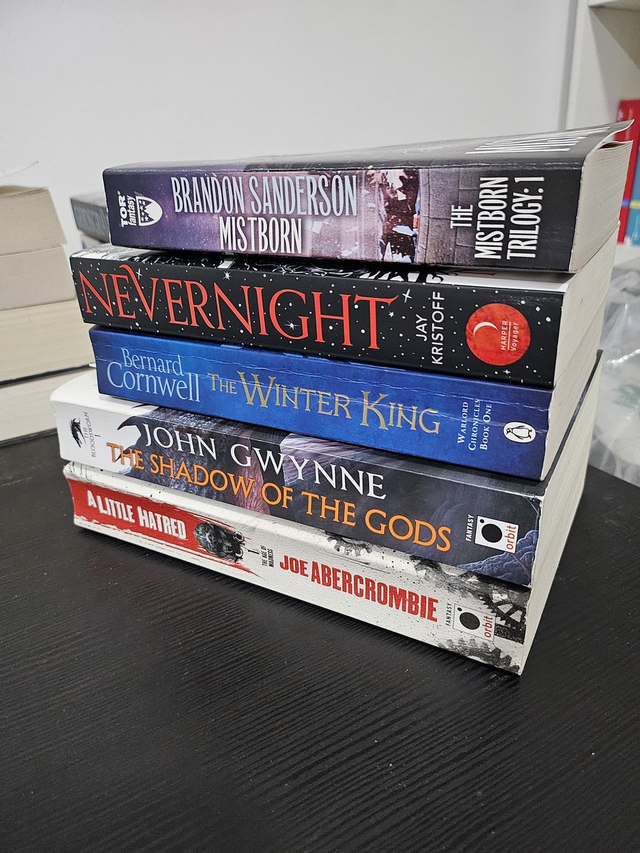 SaulBalushi's tweet photo. Book ones of trilogies I'm starting/started this year.
#JohnGwynne
#JoeAbercrombie
#JayKristoff
#BrandonSanderson
#BernardCornwell https://t.co/7Fv2uUJGUA