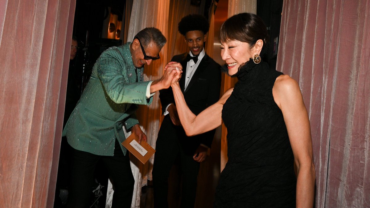 goldenglobes's tweet image. Can we go back to being backstage at the #GoldenGlobes?