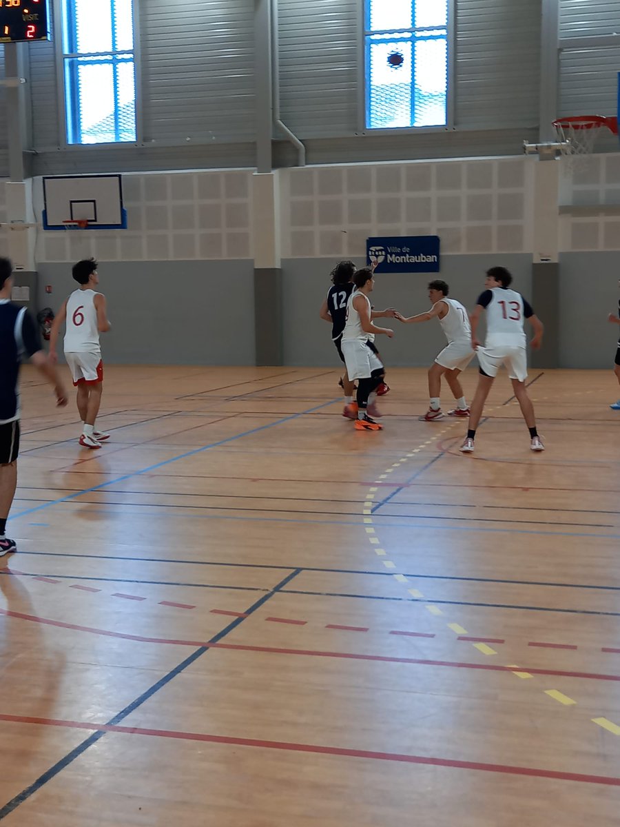 LyceeBourdelle's tweet photo. #asbasket 🏀 de @LyceeBourdelle: pas de victoire mais une belle participation! Bravo👏🏼 https://t.co/G05YJ1SdMD