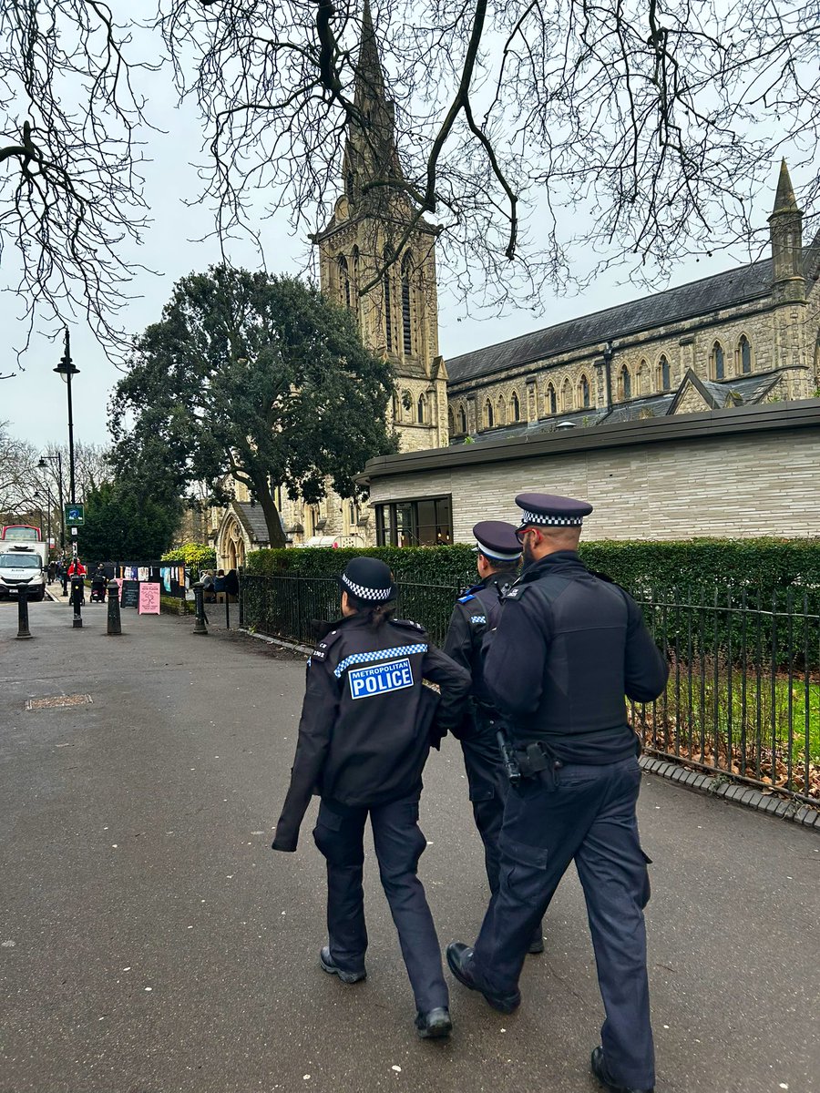 MPSHighburyEast's tweet image. Highbury and @MPSArsenal Ward Officers met with local residents and our community partners today to discuss important topics in the community #CommunityCrimeFighting