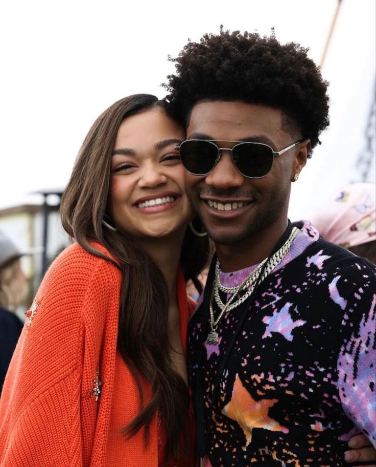 jonathanstitans's tweet photo. happy birthday to my best friend. 

@FENTYBARBlE https://t.co/7RGHY5KIaP
