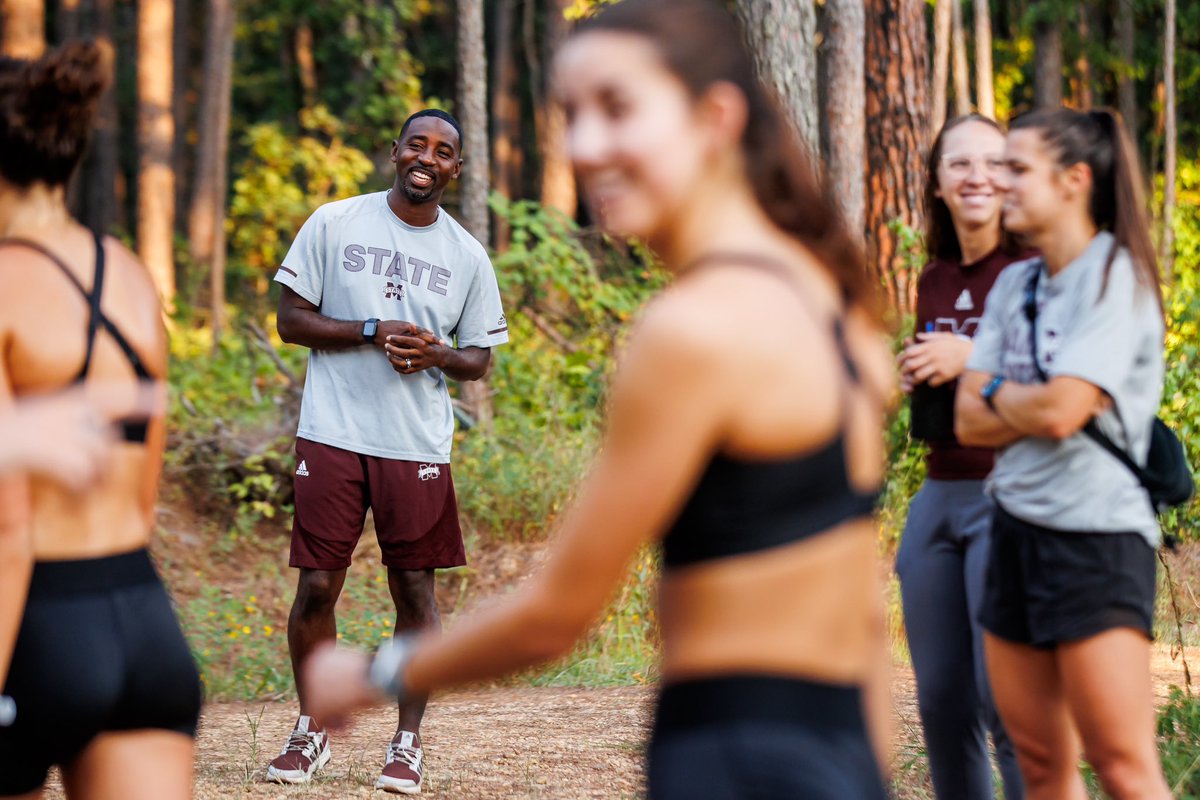 Join us in wishing a 𝙃𝘼𝙋𝙋𝙔 𝘽𝙄𝙍𝙏𝙃𝘿𝘼𝙔 to our head coach, <a href="/CoachCwoods/">Chris Woods</a> !🎉

#HailState🎉