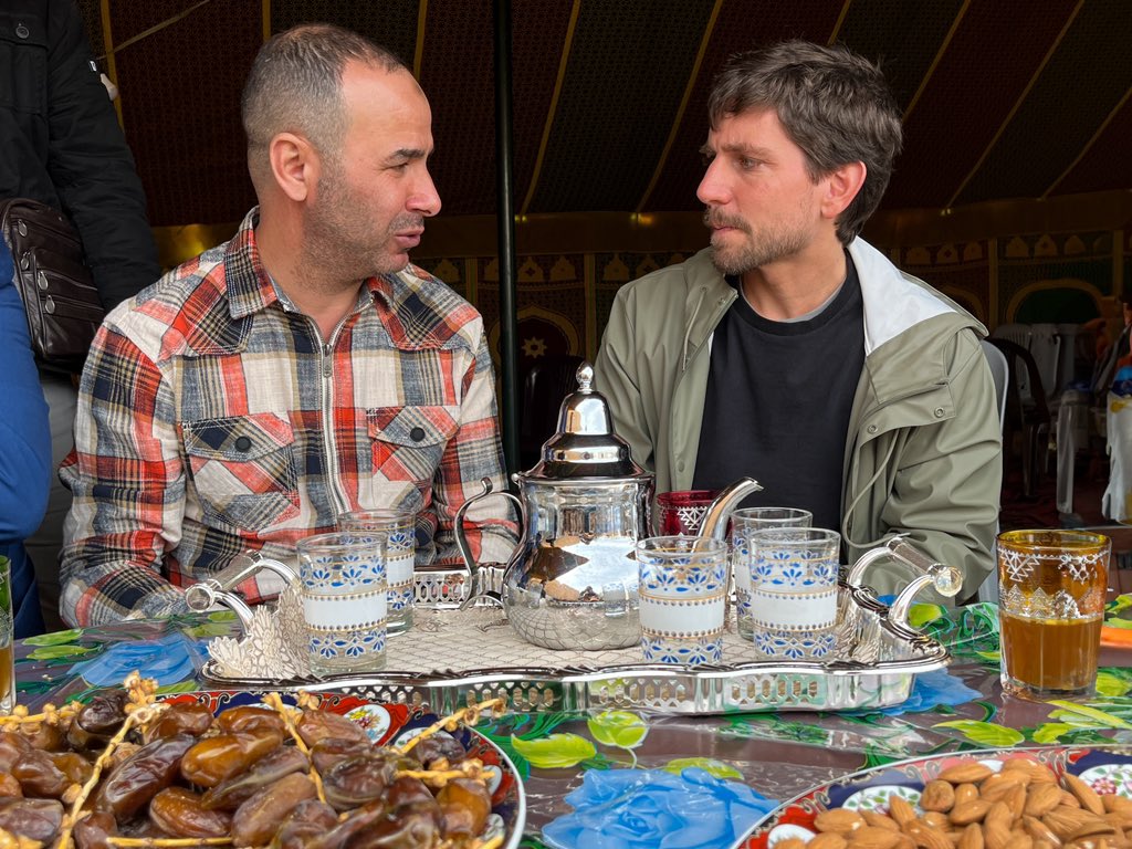 Tim_Roehn's tweet image. Das Grab von Yannis, dem Zweijährigen, der vor einer Woche in #Aschaffenburg getötet wurde. Ich war heute bei der Beerdigung in einem winzigen marokkanischen Dorf bei Fes. Was der Vater sagt, was die Freunde über Deutschland denken - später mehr @welt.