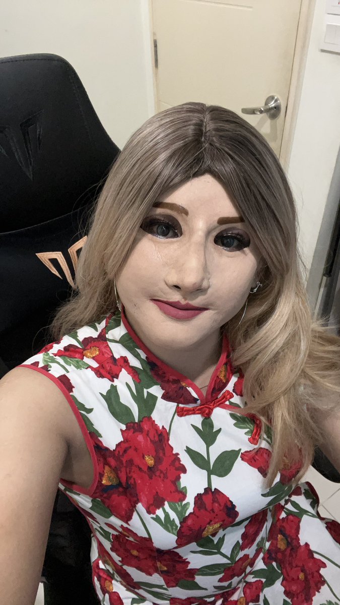 Happy Chinese New Year !!
May your dreams take flight and your goals be achieved this year.
🧧🧧🧧
😘

#femalemask