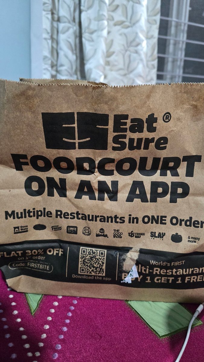 DifferentRahul's tweet image. Ordered from Swiggy got package from Eatsure as promo from restaurant. Marketing at heights

@eatsurenow @Swiggy
