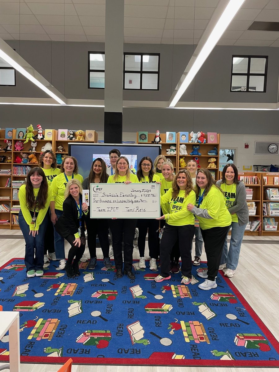 Next stops on the Team IPEF Big Check Tour: Brookdale Elementary &amp; Granger MS! Congratulations to Team Brookdale for being Team IPEF's largest team, and THANK YOU to all of our Bobcats and Grizzlies who supported Team IPEF this year! #goteamipef
<a href="/GrangerIPSD204/">GrangerMiddleSchool</a> <a href="/BrookdaleBobcat/">Brookdale School</a>