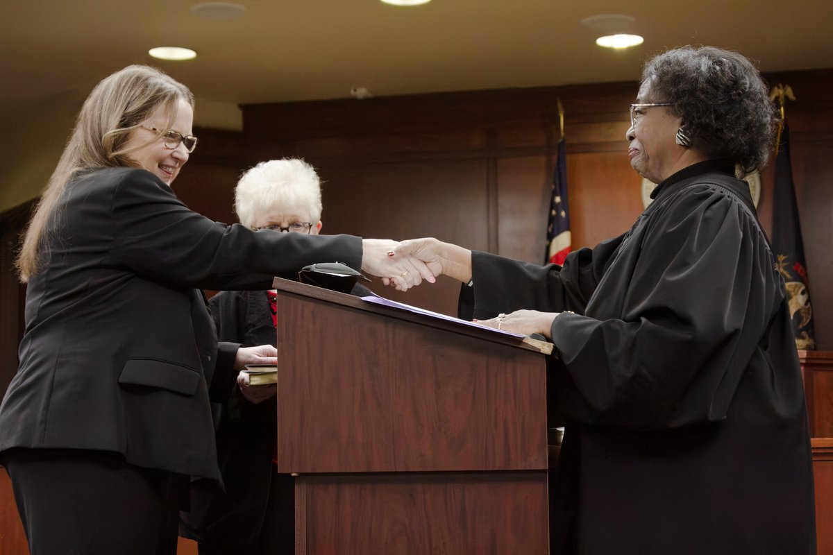 BerrienCountyMI's tweet photo. Congratulations, Judge Frame!
Last Friday, January 24th, 2025, the Berrien County Trial Court officially welcomed their newest judge, the Honorable Judge Sherri Frame, at her Investiture service. 🎉 https://t.co/dtThxGFG4T