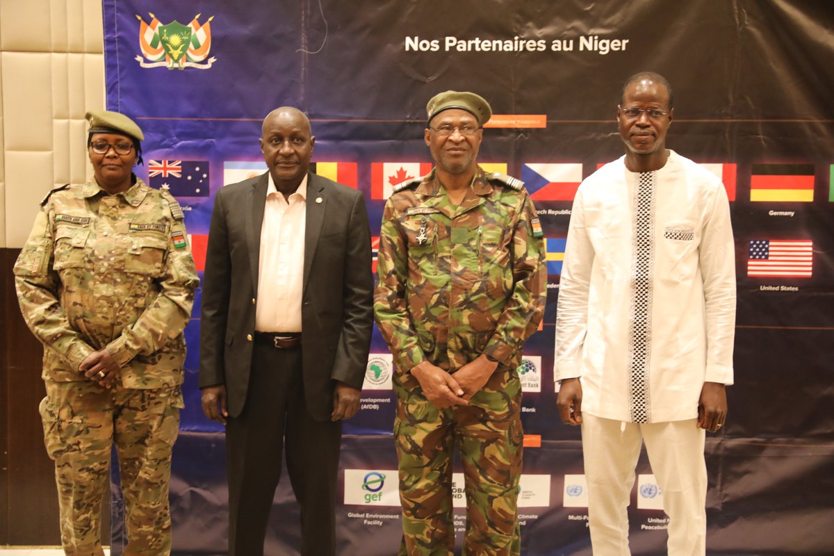 #Niamey 🇳🇪
Démarrage de l'Atelier pour l'Élaboration de la #StratégieNationale #ClimatPaixSécurité au #Niger

"Des stratégies nationales efficaces afin de développer une #visionrégionale cohérente et adaptée pour renforcer la résilience des populations du #LiptakoGourma."