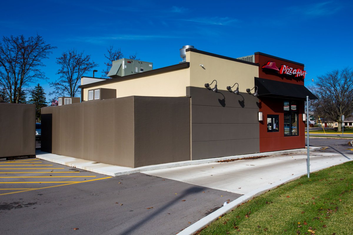 Polar_King_Intl's tweet image. 🏗️📈 Heavy-duty cooling for heavy-duty needs!
Whether you’re running a busy restaurant, grocery store, or manufacturing facility, our products are up to the challenge.
#CommercialCooling #HeavyDutyFreezers #PolarKing #ToughPerformance