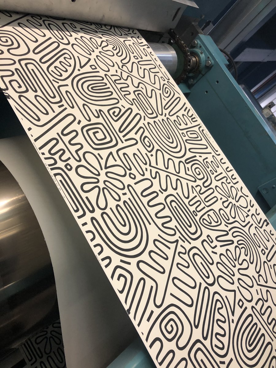 Behind the scenes still.
Nazca Atacama captured during the printing process.

#missprint #missprintwallpaper #wallpaperdesign #monochromewallpaper #designprocess #behindthescenes #patternmakers #wallpaperprinting #printingprocess #wallpaperprint #patternwallpaper #surfacepattern