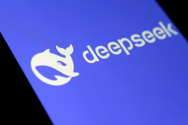 MarioNawfal's tweet image. 🇨🇳CHINESE AI FLOPS: DEEPSEEK SCORES 17% ACCURACY IN NEWS TEST

DeepSeek’s chatbot just got crushed in a NewsGuard audit, ranking 10th out of 11 and failing 83% of the time. 

It repeated false claims 30% of the time and gave vague or useless answers in more than half of cases.…