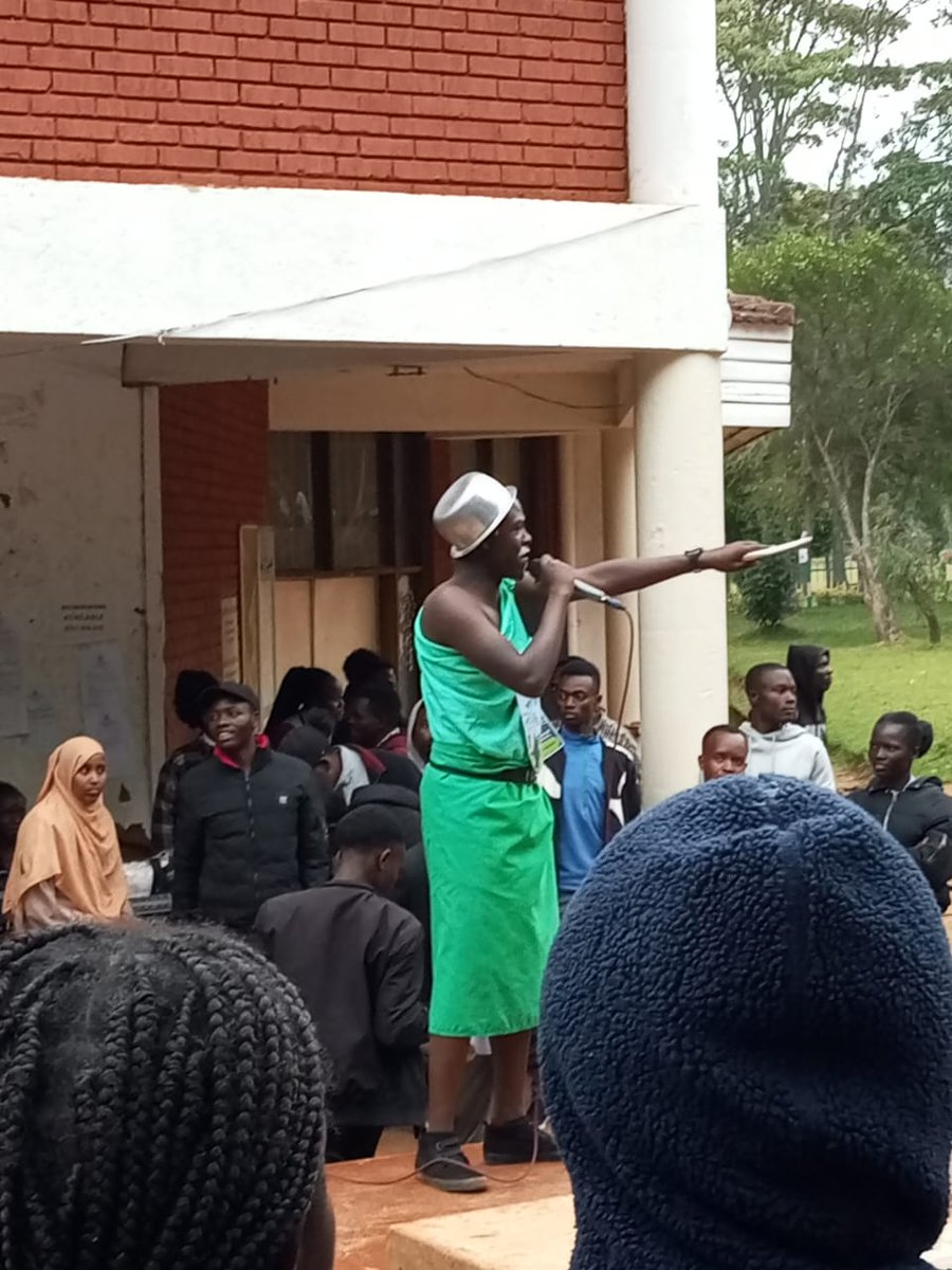 Amulunda254's tweet photo. Moi University politics😹 https://t.co/EXxV588bNy
