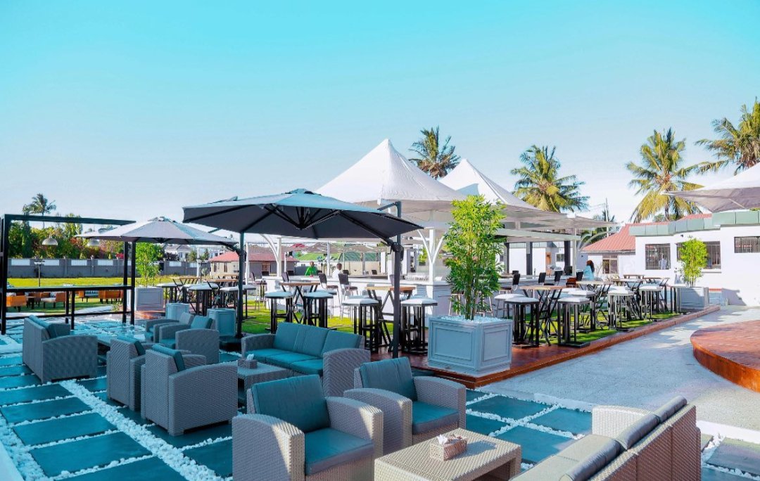 AlphaIndextz's tweet image. Under 100K Best Restaurants in Dar Es Salaam perfect for Romantic Dates, February. 

1. Bellavista Park.

  📍Bahari Beach