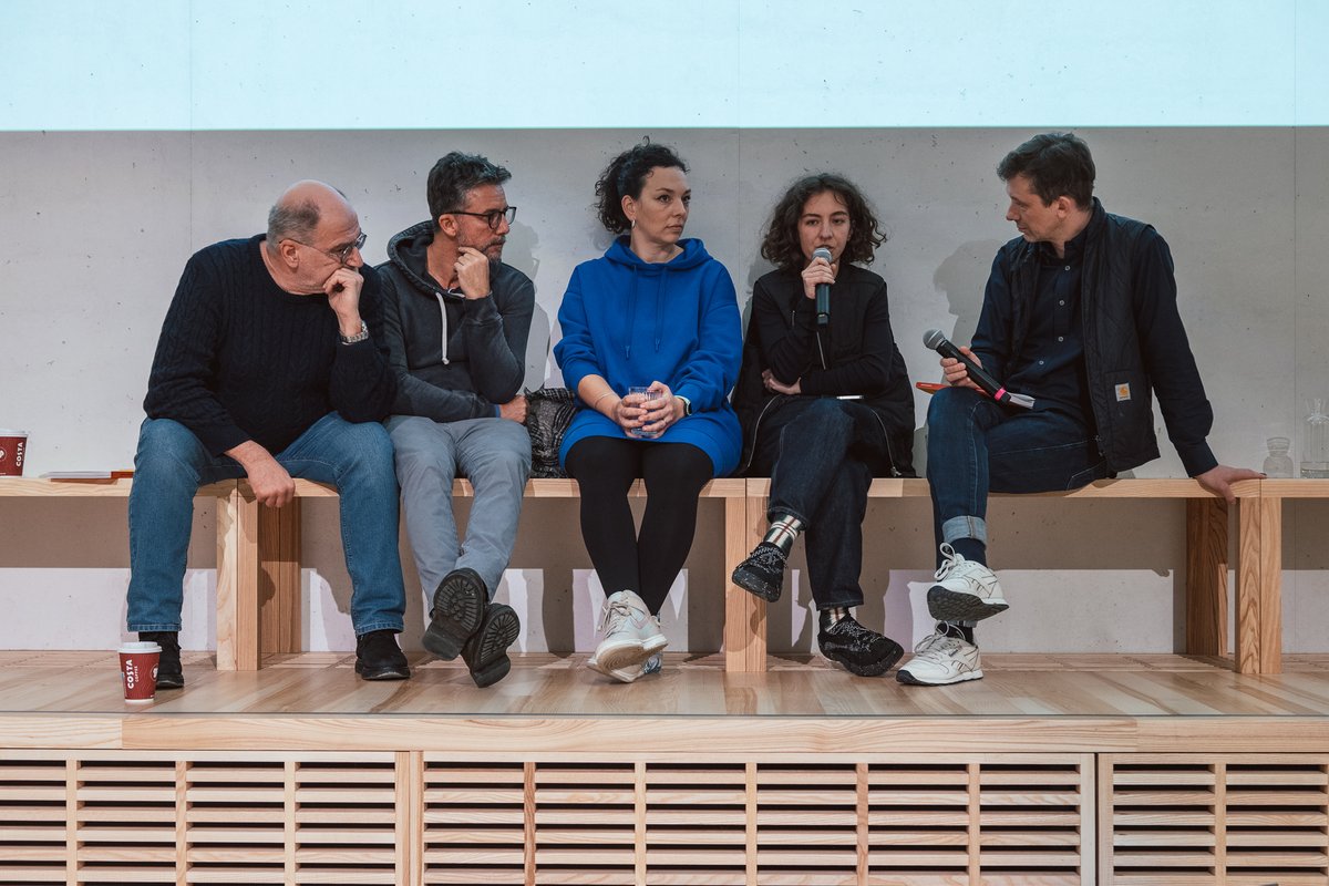 → Snapshots of Ani Kazarian (Archive of Ukrainian Design, Spiilka)⁠⁠ by Patryk Wiśniewski @panpatryk

→ FEED 2024 Warsaw

⁠@anikazarian
@polishgraphicdesign⁠

#anikazarian
#ukrainiandesign
#polishgraphicdesign⁠
#needesign⁠
#graphicdesign⁠
#festivaleasterneuropeandesign⁠