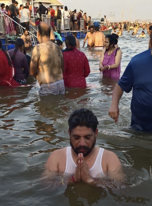 #MahaKumbh2025
प्रयागराज महाकुंभ में अमृत स्नान 🥳🥰
<a href="/SonOfBharat7/">Deepak Sharma</a> <a href="/Lawyer_Kalpana/">कल्पना श्रीवास्तव 🇮🇳</a>