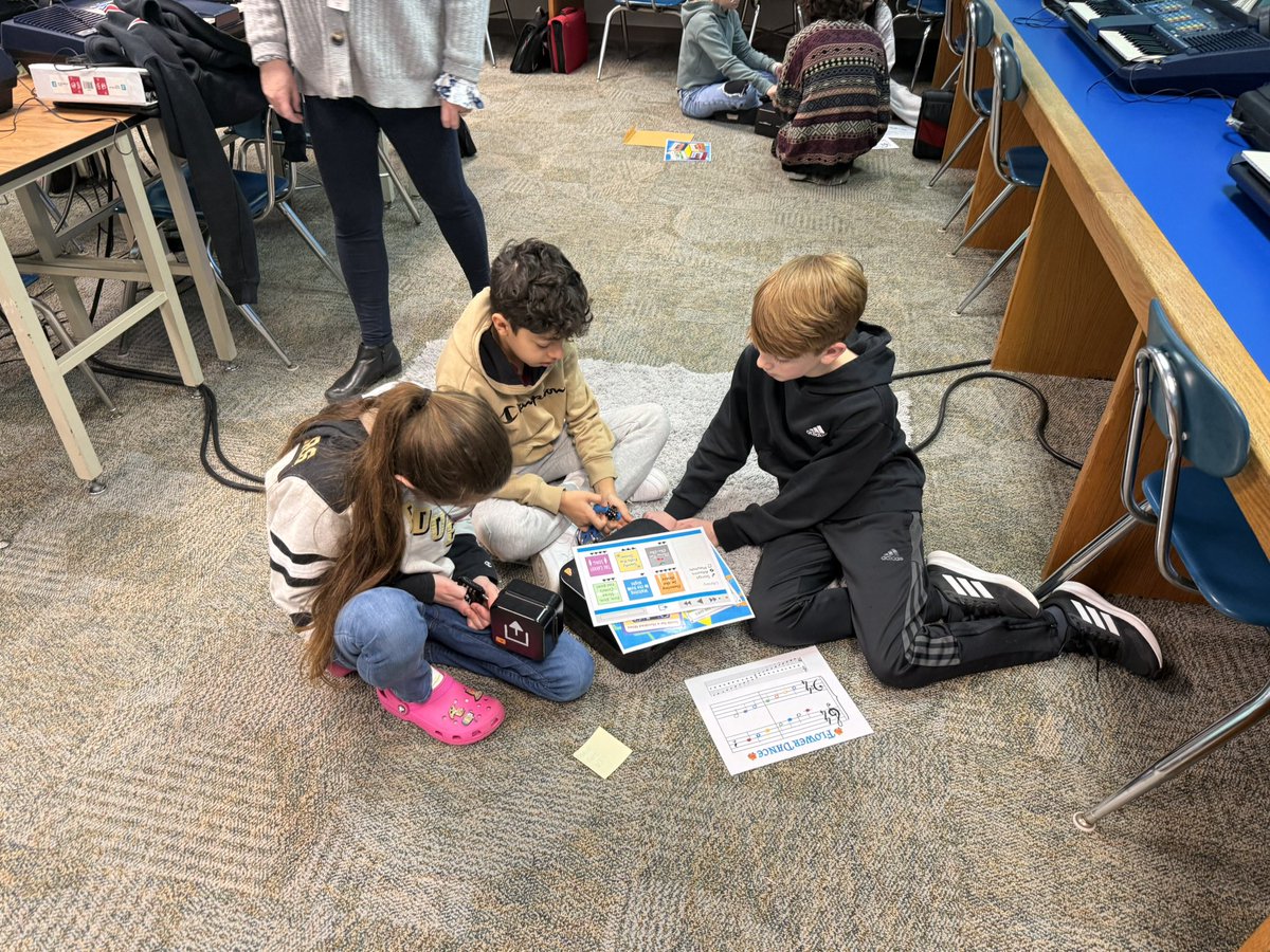 MrKline_EdTech's tweet photo. Mrs. Lee’s RED Day 6th grade students worked together to “breakout” of the game, “Twisted Tunes”! Lots of great communication and collaborations these groups. #Lockstars 🗃️ 🔐 @breakoutEDU @twinlakesschool https://t.co/0OqdtqNhc1