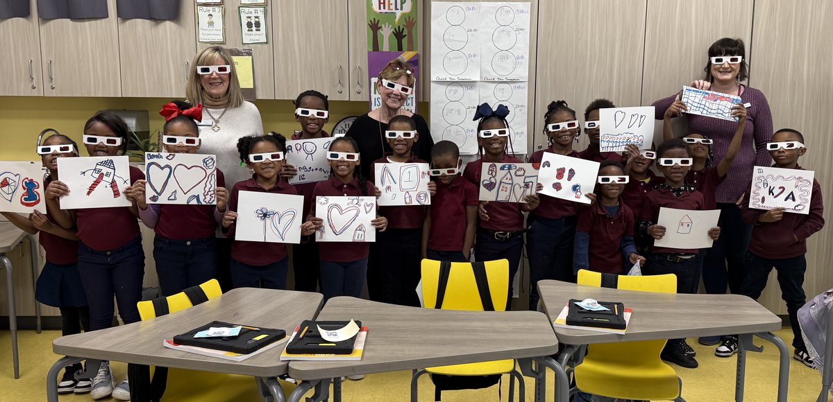 Cate Heroman, early education expert, and Knock Knock's Learning Innovation Team volunteered at McKinley Magnet Elementary to teach students about 3D technology! 

Teachers can learn how to do this activity at our T3 Workshop on Mon, 2/10. Register here: knockknockmuseum.org