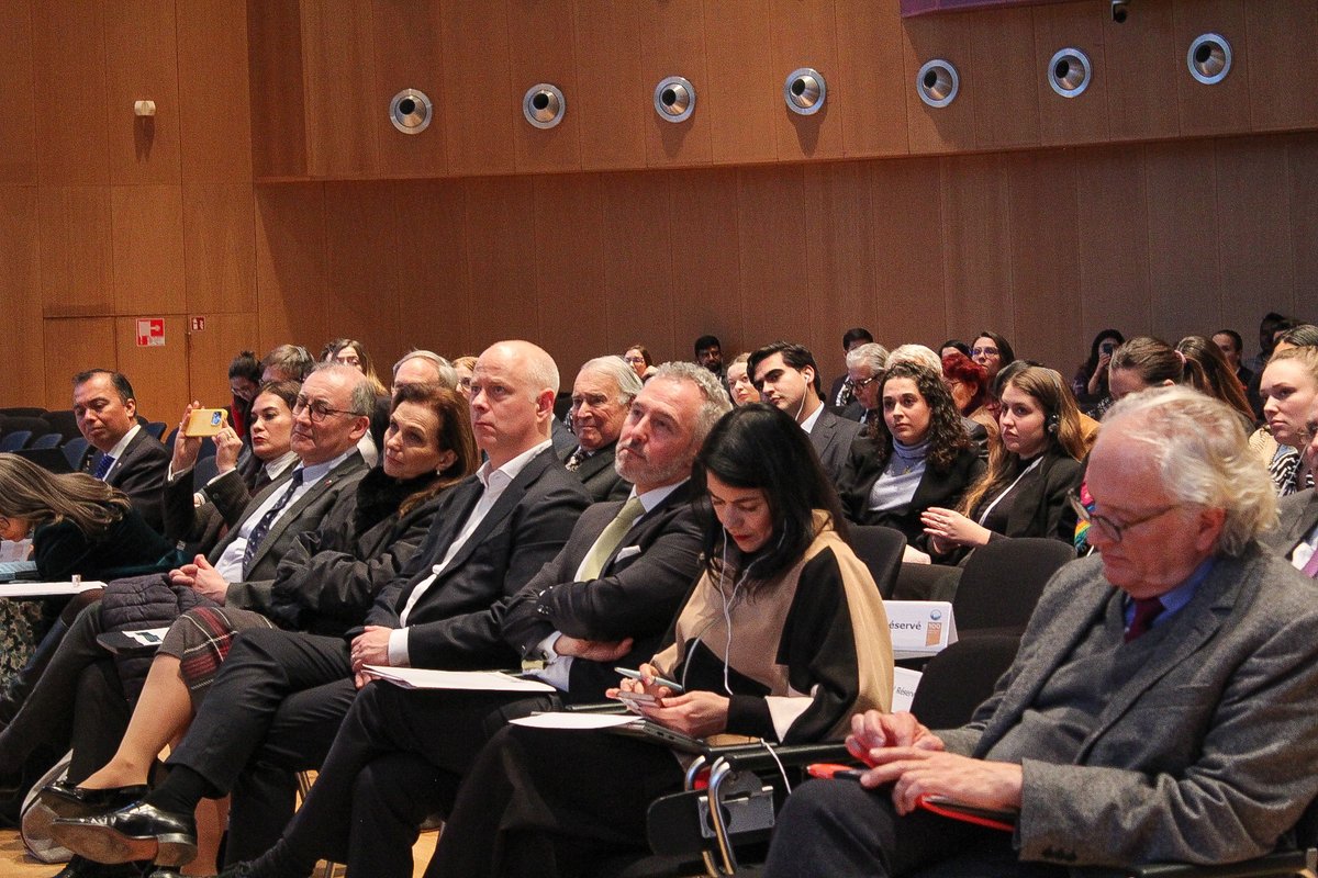 Last Tuesday we launched <a href="/LACJIL/">Latin American and Caribbean Journal of Int Law</a>  at The @HagueAcademy 🌎⚖️

We are delighted that the event brought together over 110 attendees, including judges, professors, diplomats, and students. 

Thank you to everyone who made it possible! 🧵