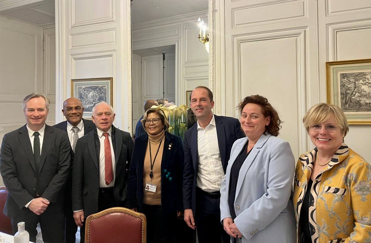 Sénateurs RDPI (@senateursrdpi) on Twitter photo 🤝Merci à <a href="/ThibautGuilluy/">Thibaut Guilluy</a>, Directeur général de France Travail d’être venu à notre rencontre ce matin.
👀Des échanges enrichissants notamment sur le fonctionnement de #FranceTravail, la réforme du RSA, du Lycée professionnel ou l’employabilité des séniors.
▶️Des sujets 🤝Merci à <a href="/ThibautGuilluy/">Thibaut Guilluy</a>, Directeur général de France Travail d’être venu à notre rencontre ce matin.
👀Des échanges enrichissants notamment sur le fonctionnement de #FranceTravail, la réforme du RSA, du Lycée professionnel ou l’employabilité des séniors.
▶️Des sujets